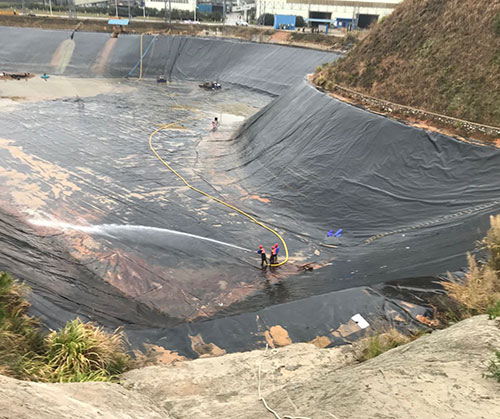 上安乡废水池清理